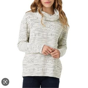 CUTE women’s Burton Ellmore top!